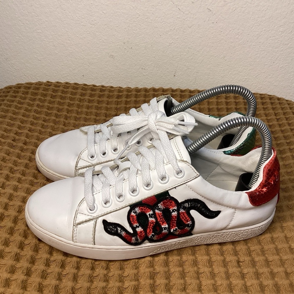 Gucci Ace Embroidered Snake White Womens 38 7 Leather Sneakers Red Green Stripe
